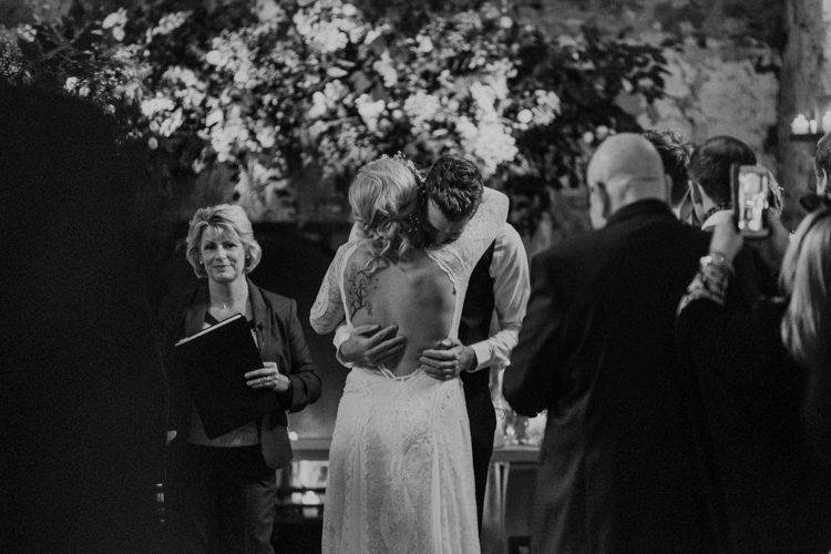 Dreamy Natural Boho Barn Wedding https://heychrisrandle.com/
