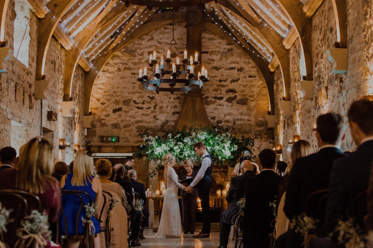 Healey Barn Dreamy Natural Boho Barn Wedding https://heychrisrandle.com/