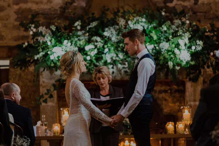 Dreamy Natural Boho Barn Wedding https://heychrisrandle.com/