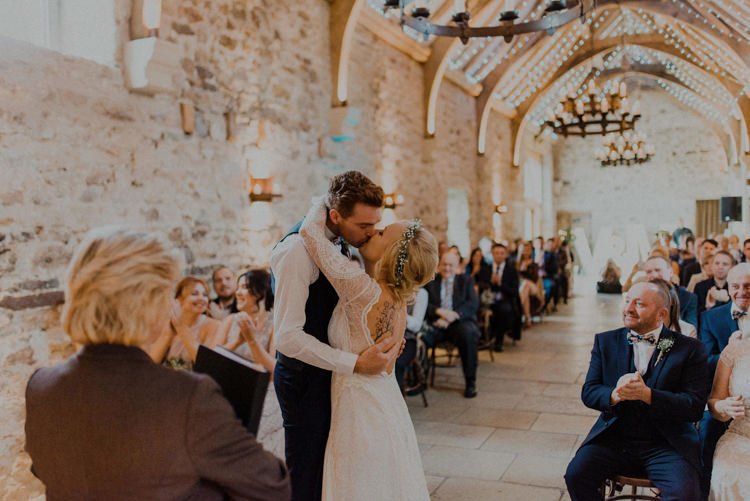 Dreamy Natural Boho Barn Wedding https://heychrisrandle.com/