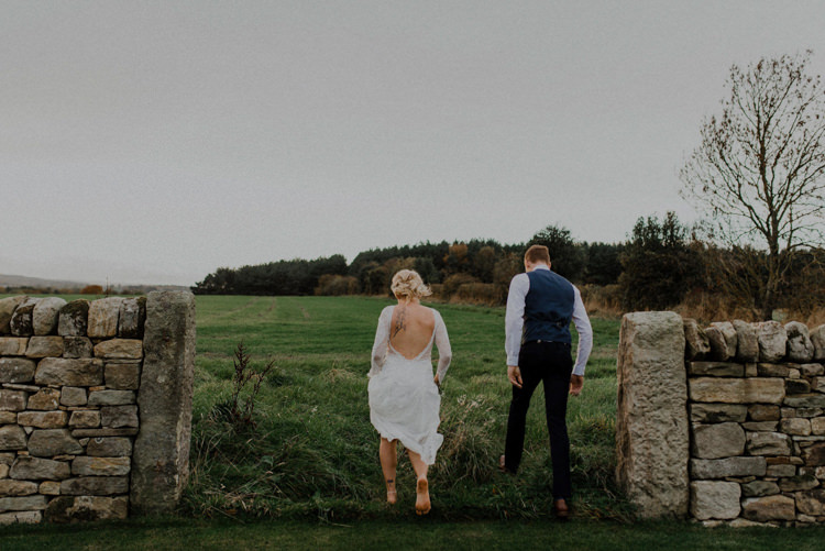 Dreamy Natural Boho Barn Wedding https://heychrisrandle.com/