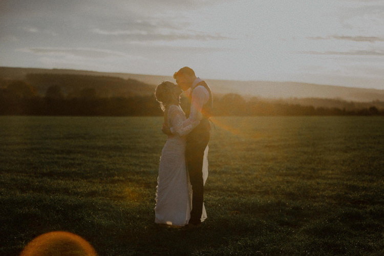 Dreamy Natural Boho Barn Wedding https://heychrisrandle.com/