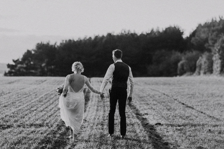 Dreamy Natural Boho Barn Wedding https://heychrisrandle.com/