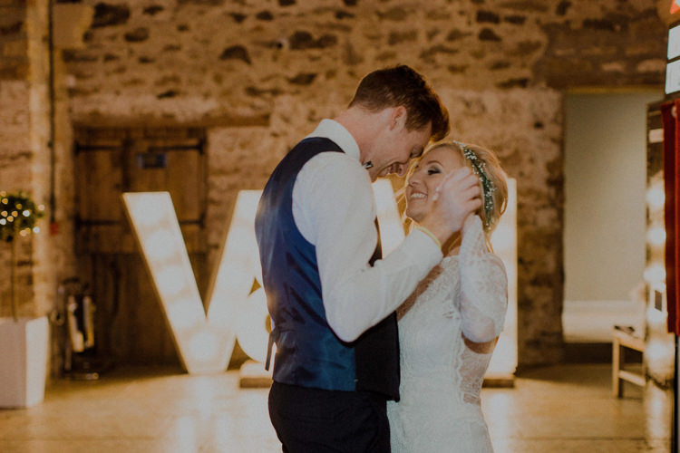 Dreamy Natural Boho Barn Wedding https://heychrisrandle.com/