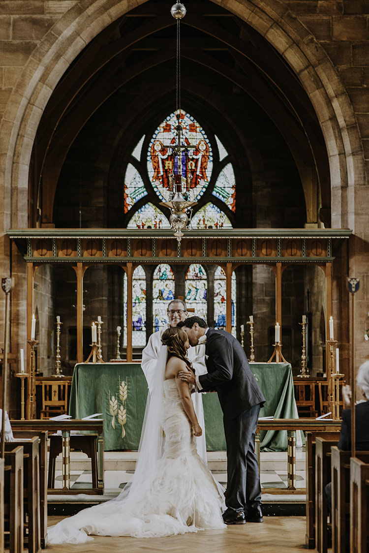 Enchanting Country Barn Wedding http://www.dmcclane.com/
