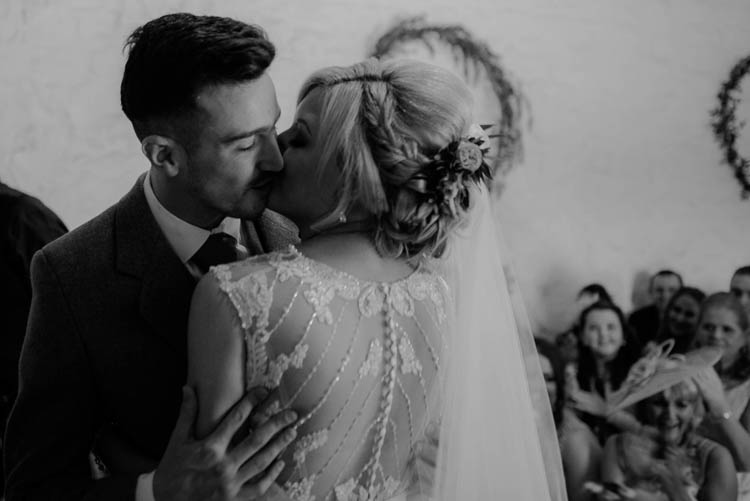Whimsical Modern Rustic Barn Wedding http://photomagician.co.uk/