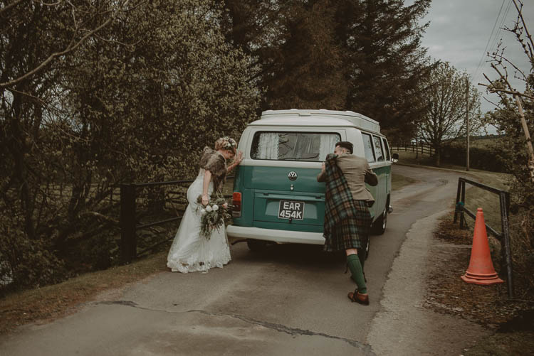 Whimsical Modern Rustic Barn Wedding http://photomagician.co.uk/