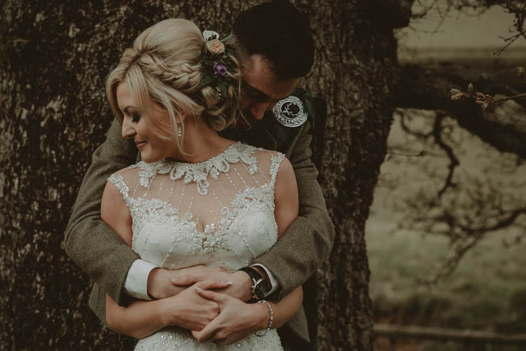 Whimsical Modern Rustic Barn Wedding http://photomagician.co.uk/