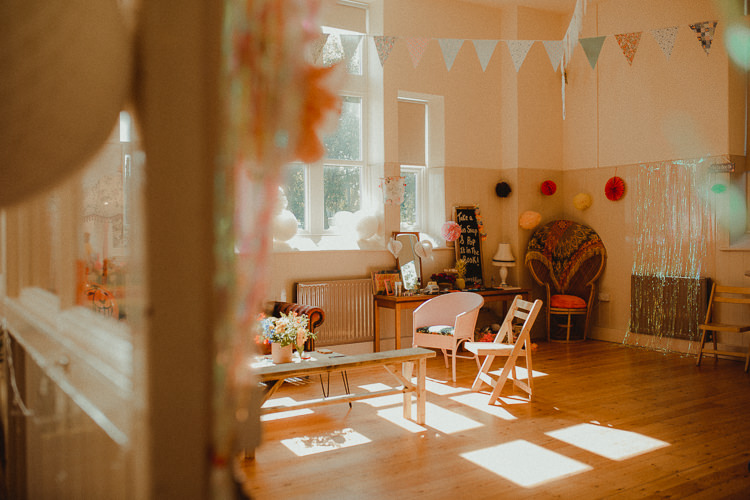 Living Room Seating Area Eclectic Kitsch Retro Fete Wedding http://www.belleartphotography.com/