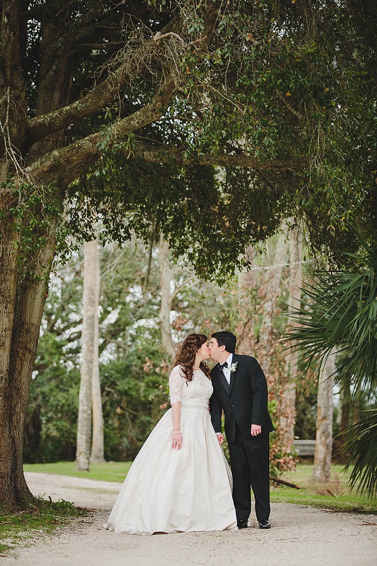 Bride Groom Kiss Magical Wedding Ceremony Beneath An Oak Tree Florida http://stephaniew.com/