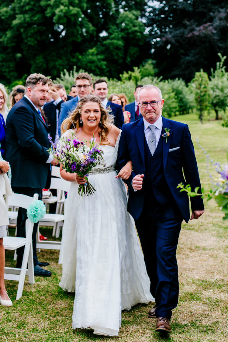 Stylish Sassy Gin Wedding http://epiclovestory.co.uk/