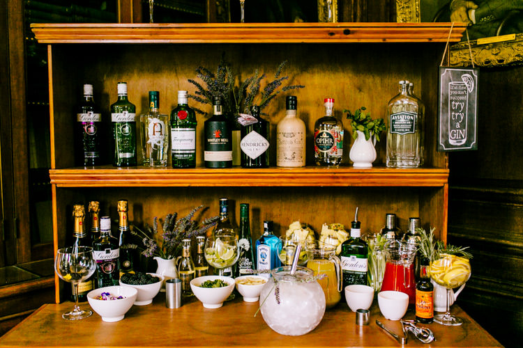 Gin Bar DIY Setup Cocktail Hour Drinks Reception Stylish Sassy Gin Wedding http://epiclovestory.co.uk/
