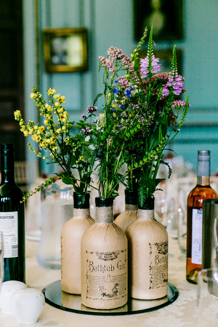 Stylish Sassy Gin Wedding http://epiclovestory.co.uk/