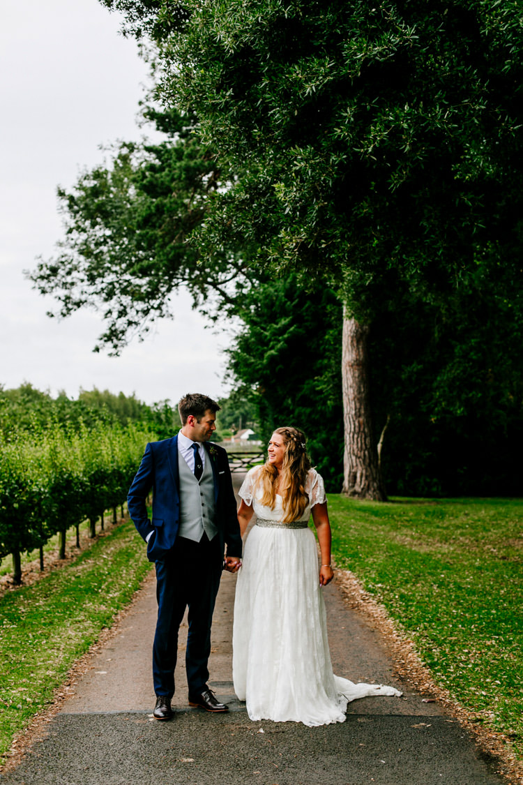 Stylish Sassy Gin Wedding http://epiclovestory.co.uk/