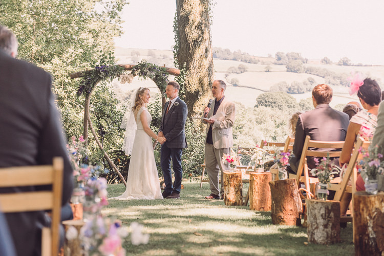 Relaxed Outdoor Marquee Farm Wedding http://www.jenniferjanephotography.co.uk/