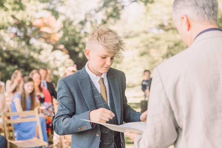 Relaxed Outdoor Marquee Farm Wedding http://www.jenniferjanephotography.co.uk/