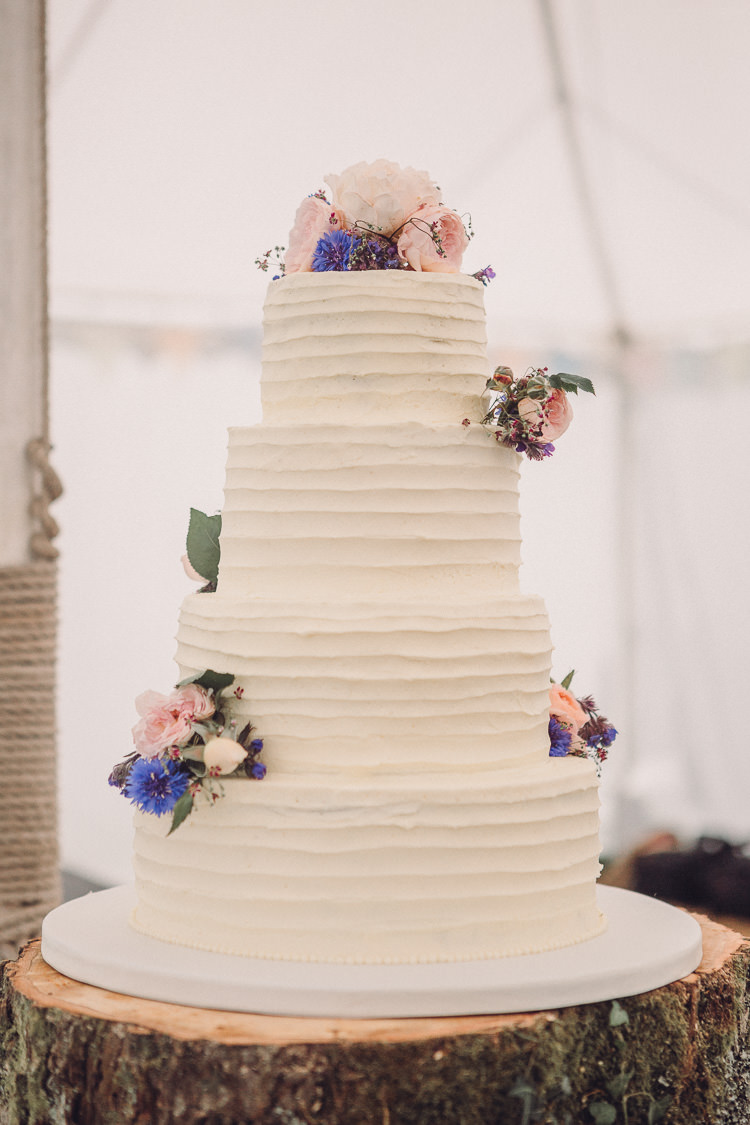 Buttercream Cake Flowers Four Tier Wooden Stand log Relaxed Outdoor Marquee Farm Wedding http://www.jenniferjanephotography.co.uk/