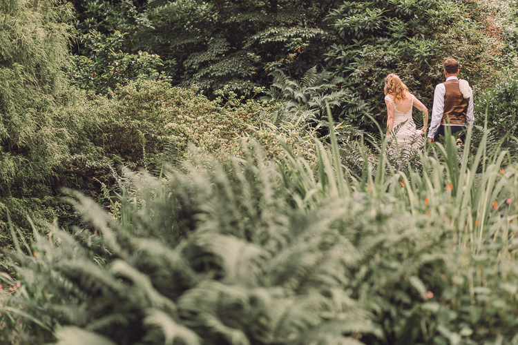 Relaxed Outdoor Marquee Farm Wedding http://www.jenniferjanephotography.co.uk/