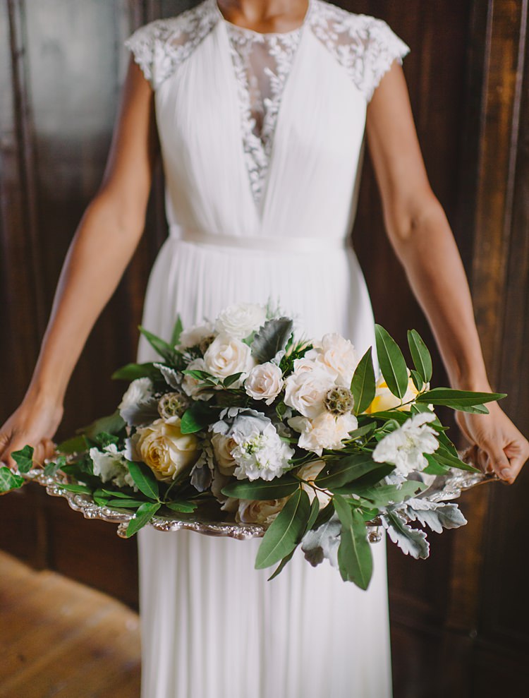 Bouquet Moody Edwardian Winter Wedding Inspiration http://landmhewitt.com/