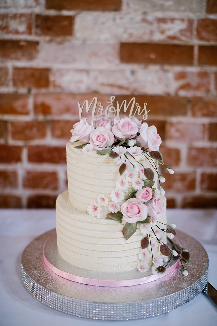 Buttercream Cake Sugar Flowers Graceful Country Cottage Garden Wedding https://katherineashdown.co.uk/