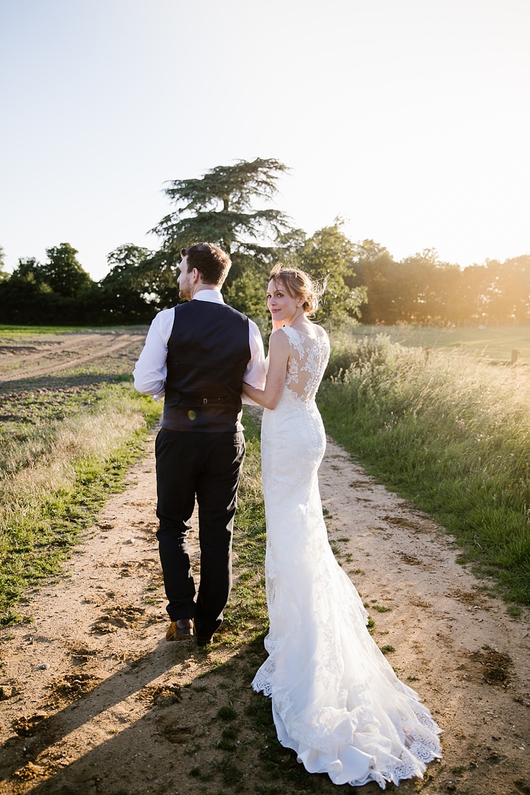 Graceful Country Cottage Garden Wedding https://katherineashdown.co.uk/