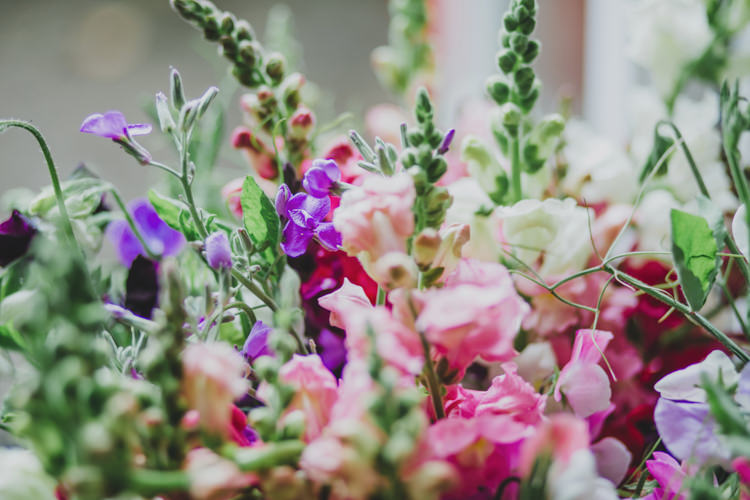 Quaint Floral Antique Rustic Wedding http://www.larissajoice.co.uk/