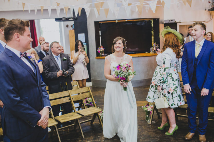 Quaint Floral Antique Rustic Wedding http://www.larissajoice.co.uk/
