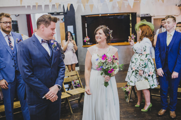 Quaint Floral Antique Rustic Wedding http://www.larissajoice.co.uk/