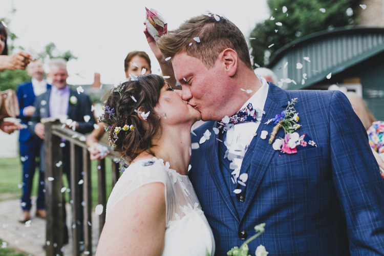 Confetti Throw Quaint Floral Antique Rustic Wedding http://www.larissajoice.co.uk/