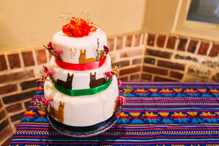 Colourful Mexican Garden Wedding http://jennifersmithphotography.co.uk/