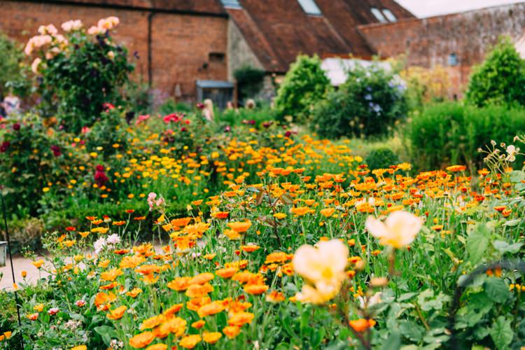 Colourful Mexican Garden Wedding http://jennifersmithphotography.co.uk/
