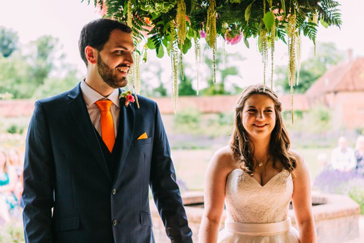Colourful Mexican Garden Wedding http://jennifersmithphotography.co.uk/