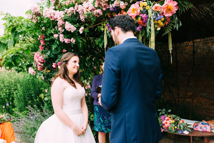 Colourful Mexican Garden Wedding http://jennifersmithphotography.co.uk/