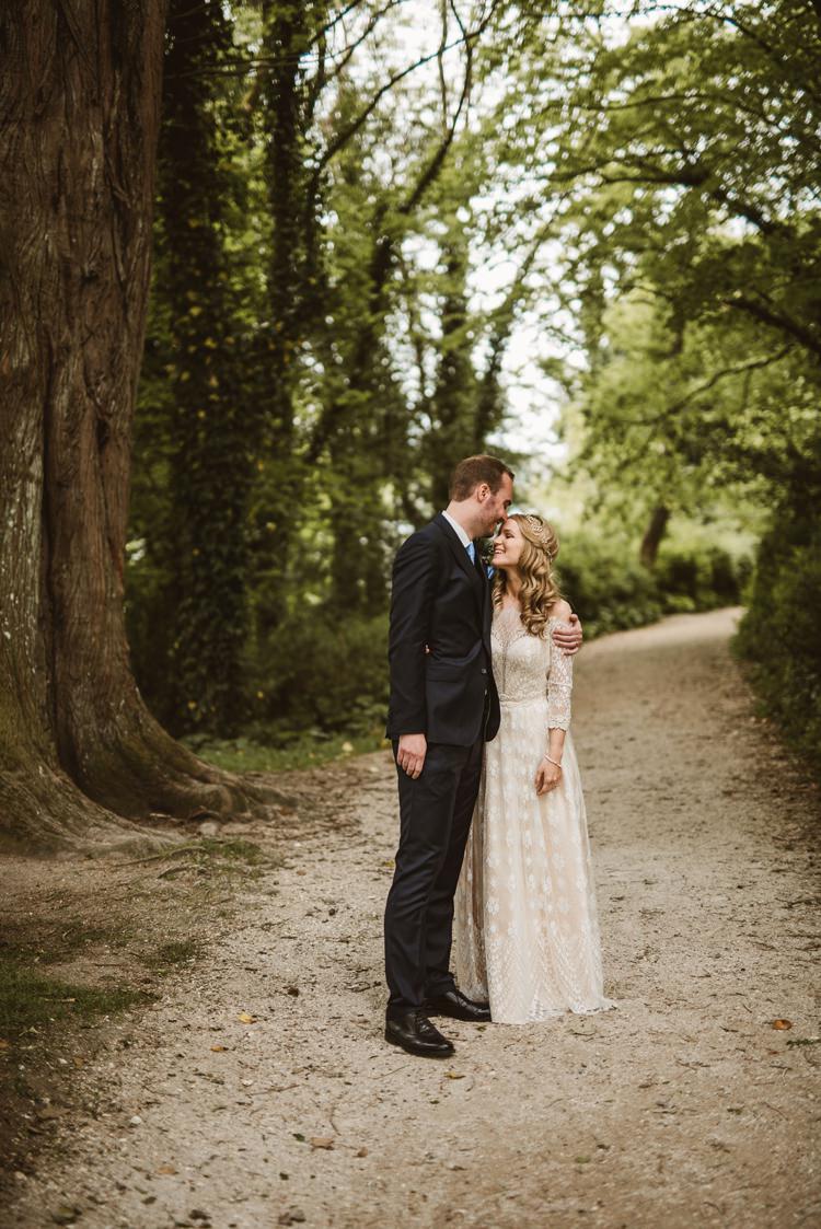 Homely Ethereal Intimate Country House Wedding https://www.photosligo.com/
