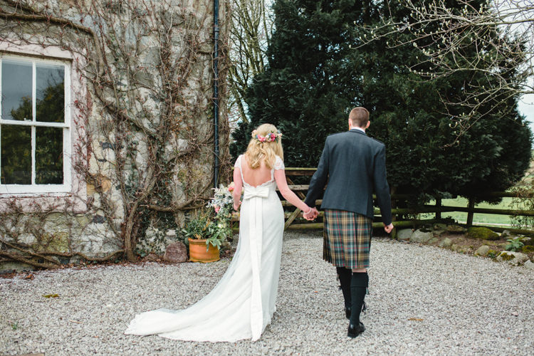 The Prettiest Spring Barn Pastels Wedding https://www.thegibsonsphotography.co.uk/