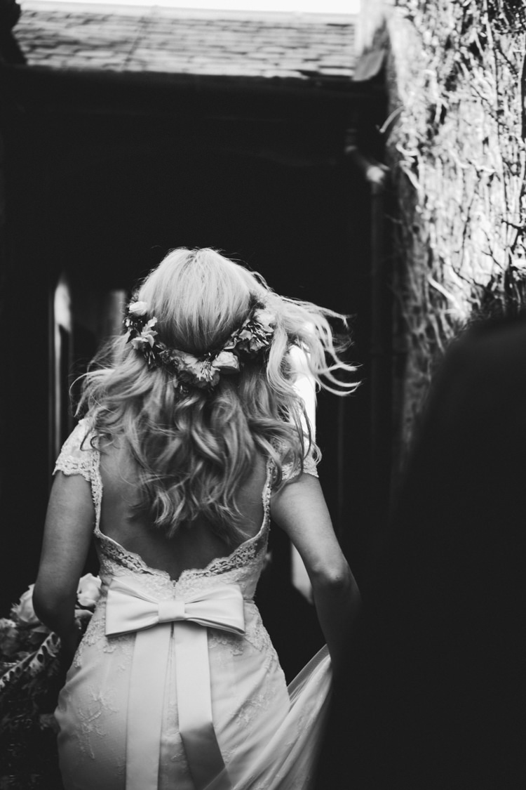 The Prettiest Spring Barn Pastels Wedding https://www.thegibsonsphotography.co.uk/