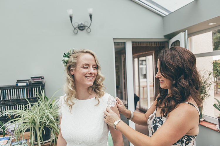 Beautiful Floral Bohemian Garden Wedding http://rachellambertphotography.co.uk/