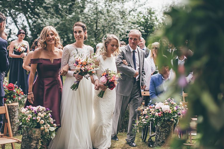 Beautiful Floral Bohemian Garden Wedding http://rachellambertphotography.co.uk/
