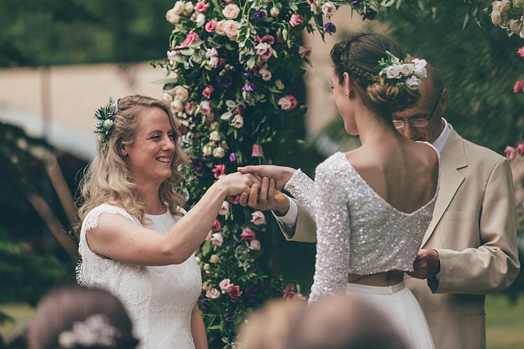 Beautiful Floral Bohemian Garden Wedding http://rachellambertphotography.co.uk/