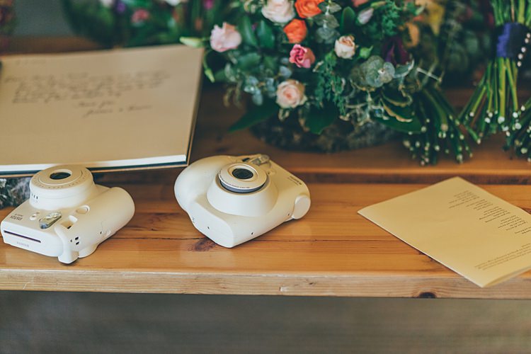 Beautiful Floral Bohemian Garden Wedding http://rachellambertphotography.co.uk/