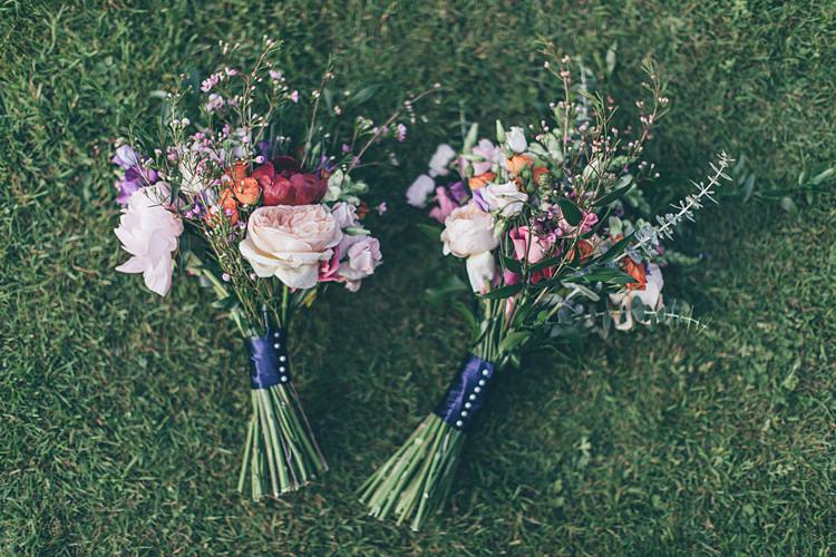 Beautiful Floral Bohemian Garden Wedding http://rachellambertphotography.co.uk/