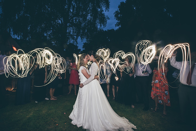 Beautiful Floral Bohemian Garden Wedding http://rachellambertphotography.co.uk/