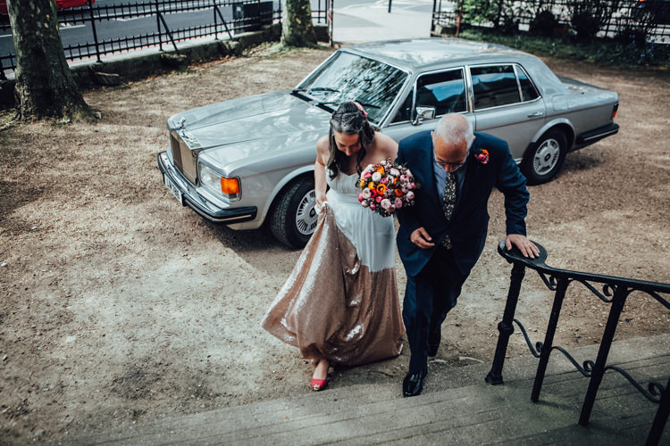Festoons Gold Sequin City Party Wedding http://septemberpictures.com/