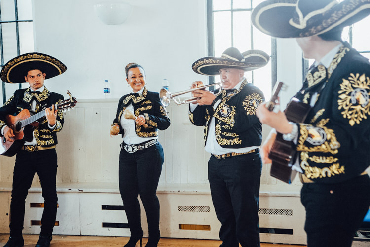 Festoons Gold Sequin City Party Wedding http://septemberpictures.com/