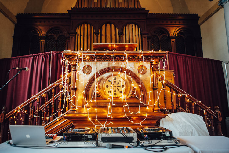 Festoons Gold Sequin City Party Wedding http://septemberpictures.com/