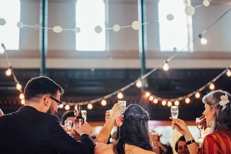 Festoons Gold Sequin City Party Wedding http://septemberpictures.com/