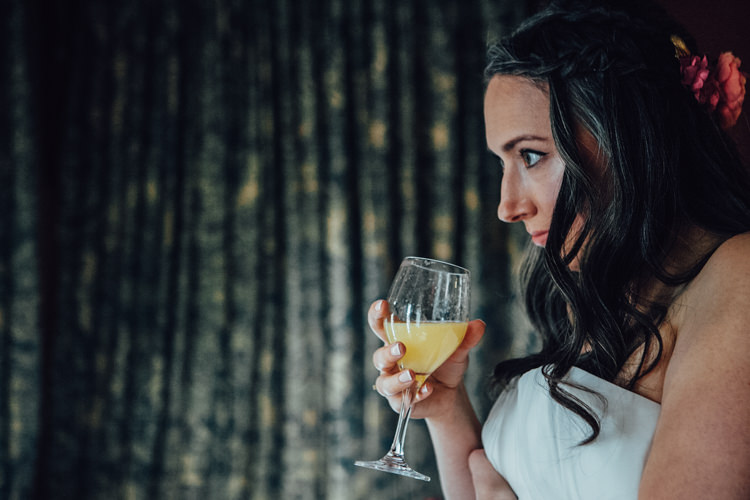 Festoons Gold Sequin City Party Wedding http://septemberpictures.com/