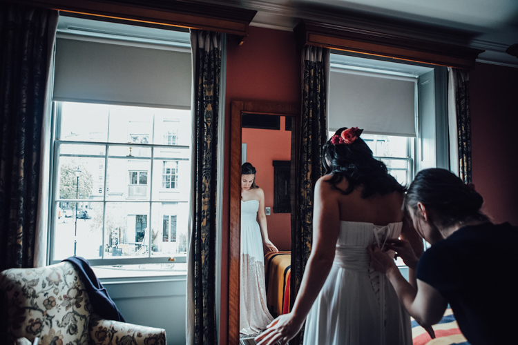 Festoons Gold Sequin City Party Wedding http://septemberpictures.com/