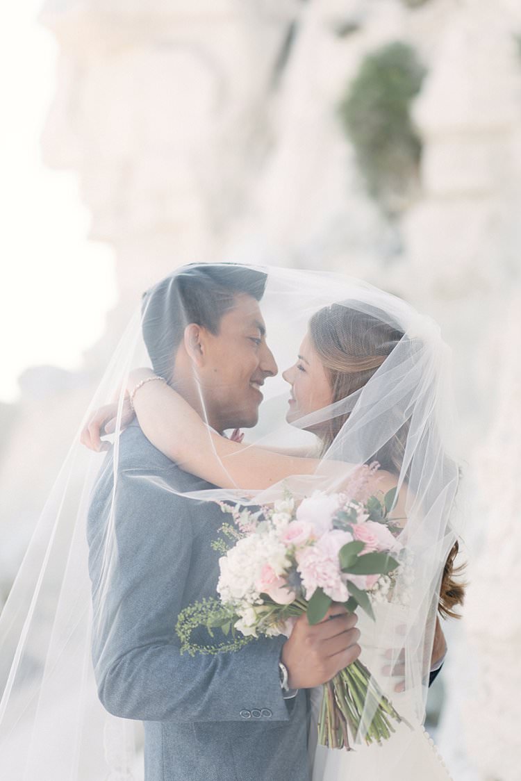 Crafty Pretty Pastel Budget Wedding http://lilysawyer.com/