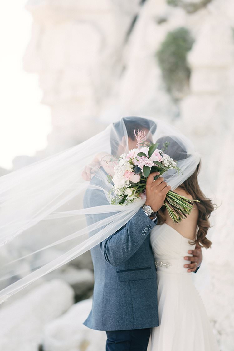 Crafty Pretty Pastel Budget Wedding http://lilysawyer.com/